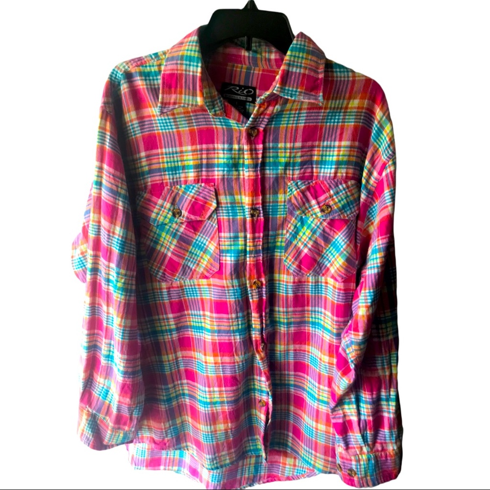 Women pink blue in white plaid. Size Large. Rio button up shirt 100%cotton